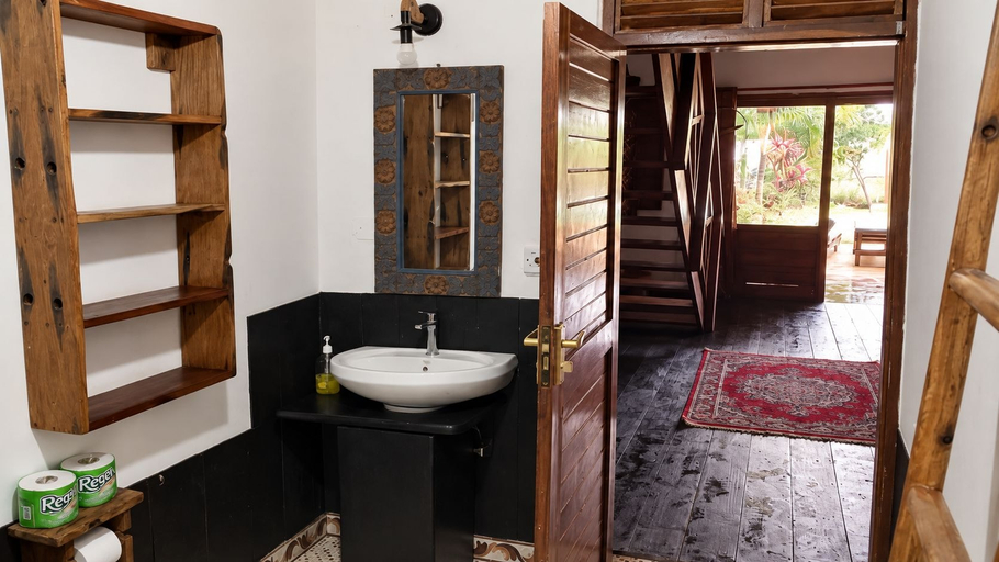 Bathroom 4, Salama & Mbuyuni Bungalows, Kaskazini 'A'