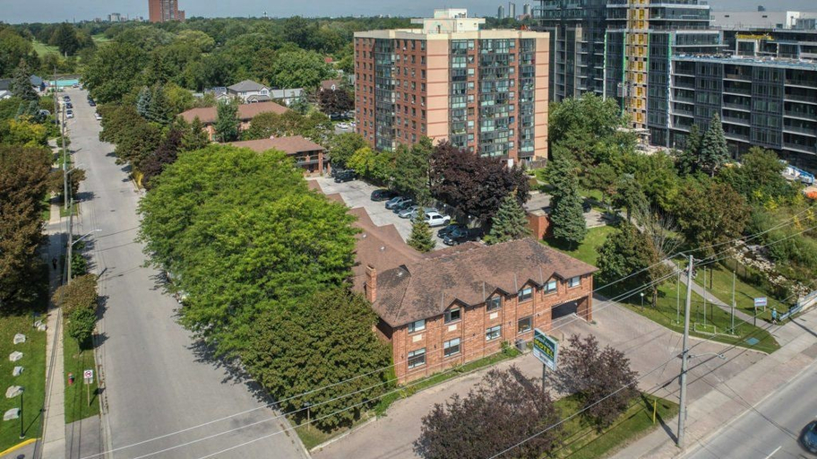 Others 5, Toronto Lakeshore Hotel, Peel