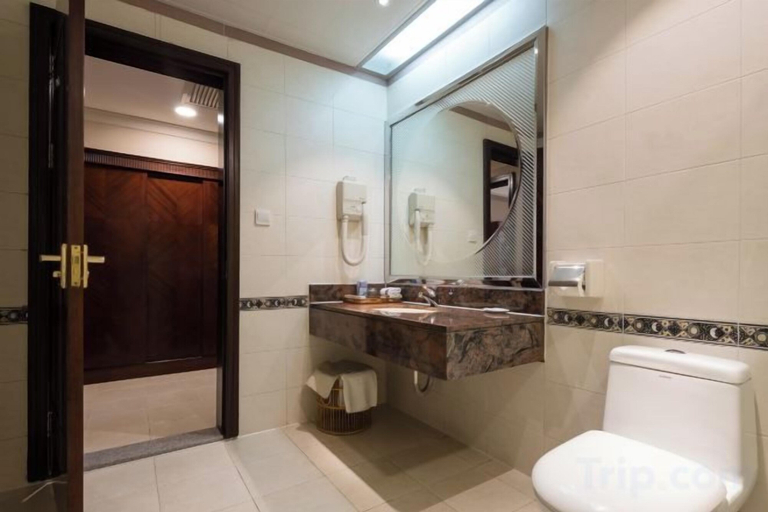 Bathroom, Zhong Hua Hotel, Guangzhou