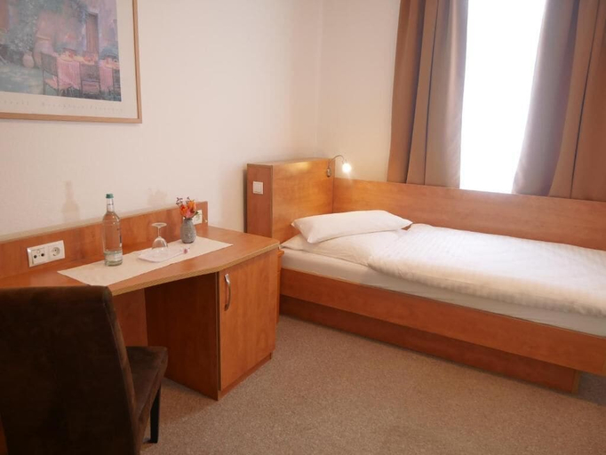 Bedroom 2, Pension Helma, Ahrweiler