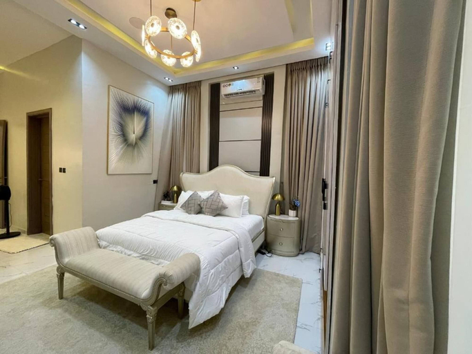 Others 4, Luxury 5 BR Villa With Cinema and Pool, Eti-Osa