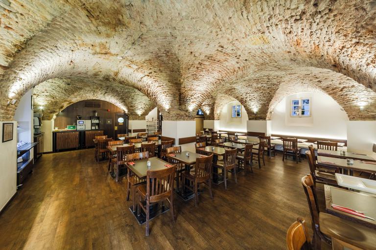 Food & Drinks 5, Archibald At the Charles Bridge, Praha 1