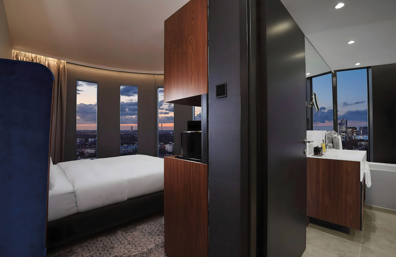 Bedroom 3, Leonardo Royal Hotel Munich Bavaria Towers, München