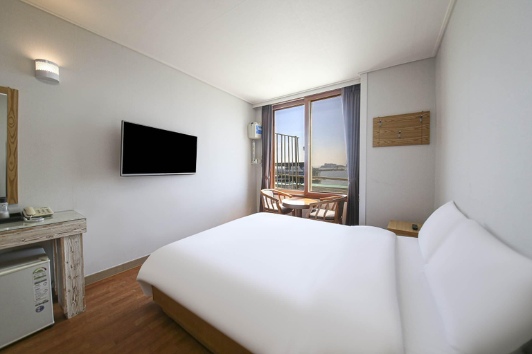 Bedroom 4, Sokcho Haemaji, Goseong