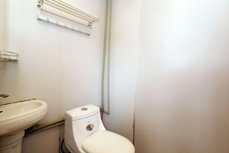 Bathroom, Juyou Hostel, Guilin