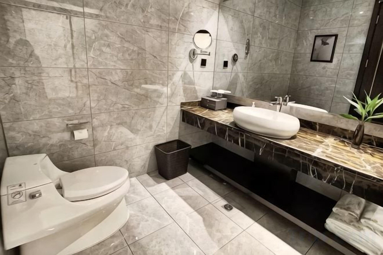 Bathroom 4, Yueyuan International Hotel, Xuancheng