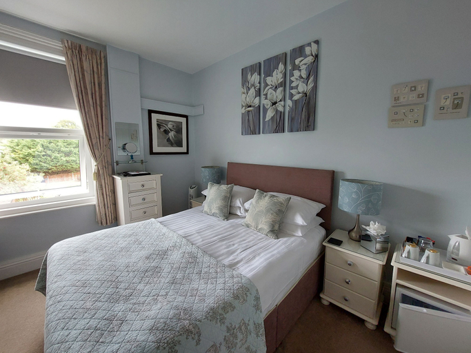 Bedroom 2, Two Beaches, Torbay