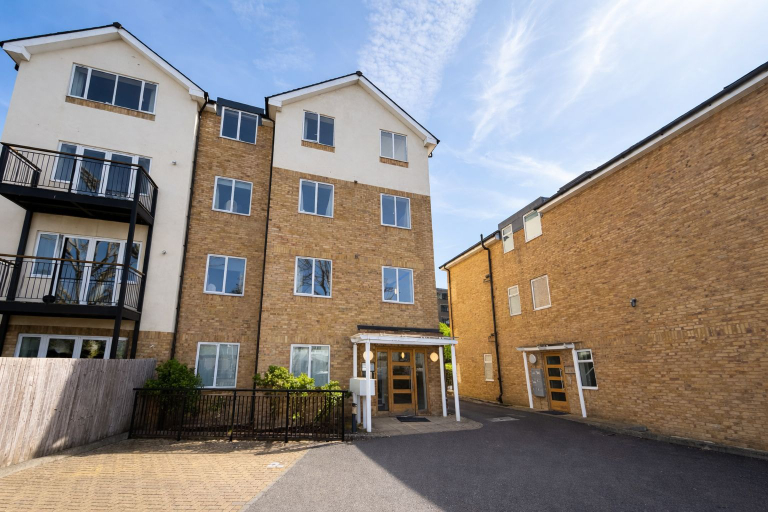 Exterior & Views, Roomspace Apartments - Lomond Court, London