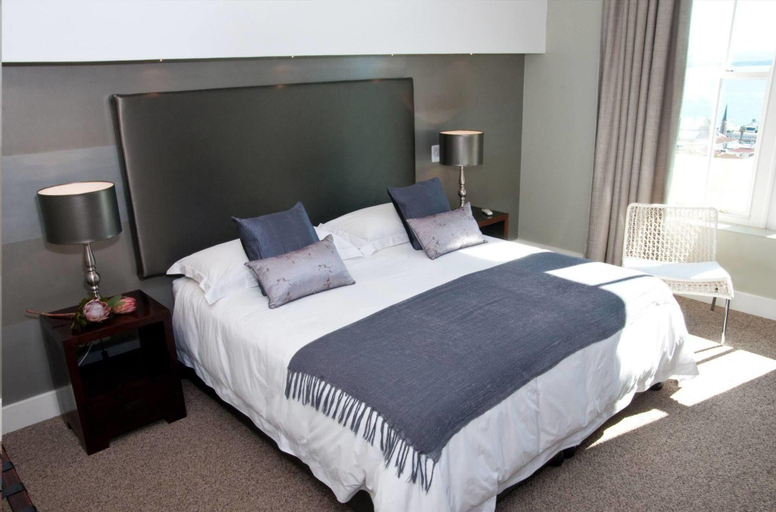 Bedroom 3, 94 On Rodger, Eden