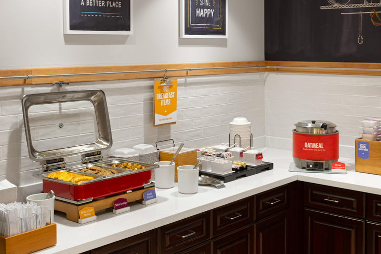 Food & Drinks 5, Hampton Inn & Suites Sacramento-Airport-Natomas, Sacramento