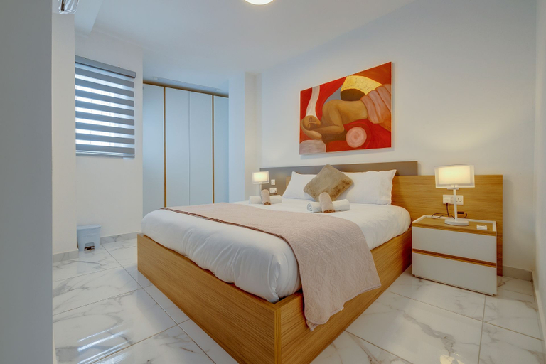 Others 5, Stylish 2BR Getaway Steps From the Promenade