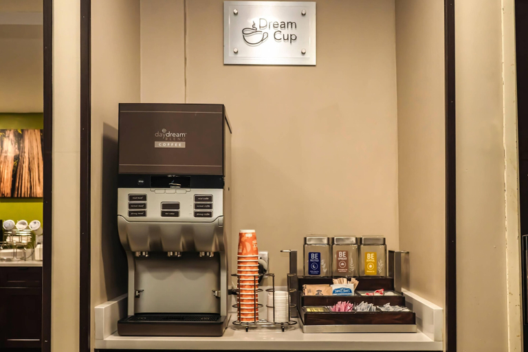Food & Drinks 5, Sleep Inn & Suites Omaha Airport, Douglas