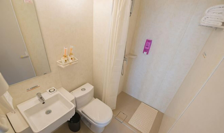 Bathroom 4, Super 8 Hotel (Suzhou Jinfeng Road Subway Station Yushan Road), Suzhou