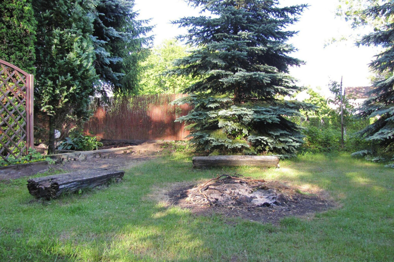 Others 3, Holiday Home With Jacuzzi and Private Garden, Giżycko