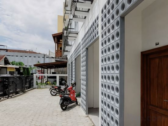 Others 4, Urbanview TeBeYe Syariah UNS Solo, Solo