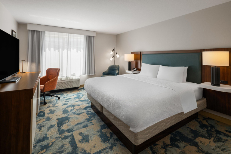 Bedroom 3, Hampton Inn & Suites Bremerton, Kitsap