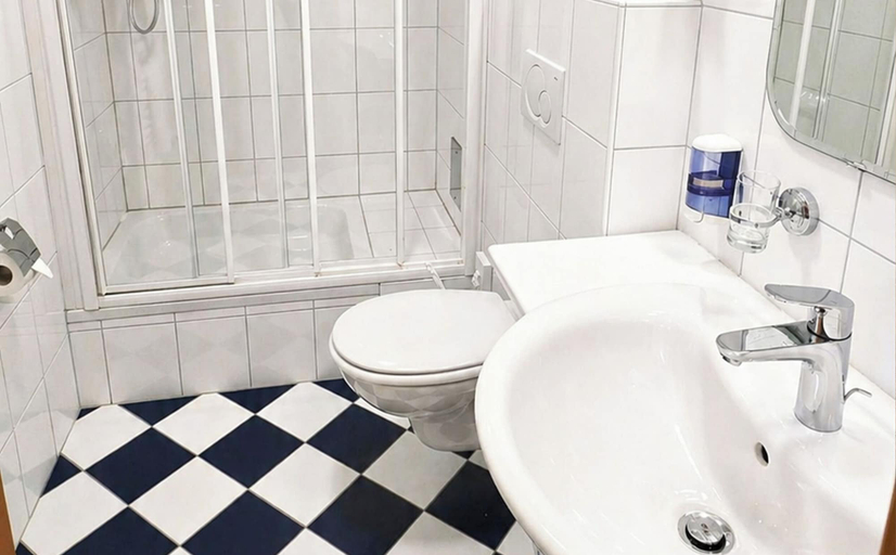 Bathroom, DORMERO MaHo Steyr, Steyr