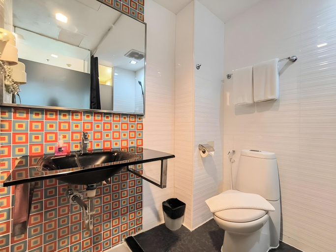 Bathroom 5, Citin Sukhumvit 11 by Compass Hospitality, Wattana