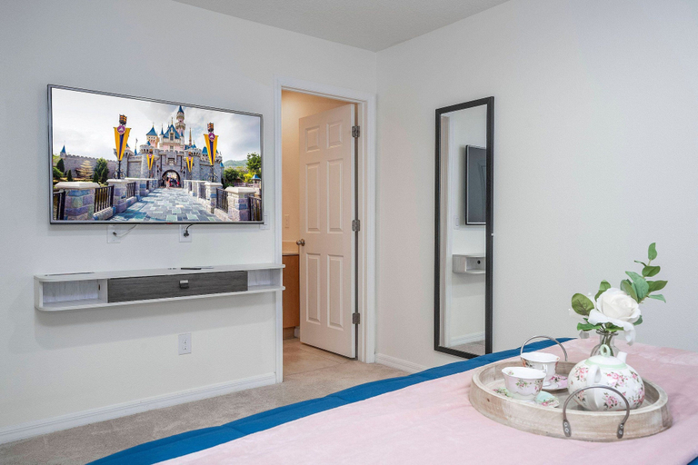 Others 3, 3BR Themed Rooms Near Disney Private hot tub, Osceola
