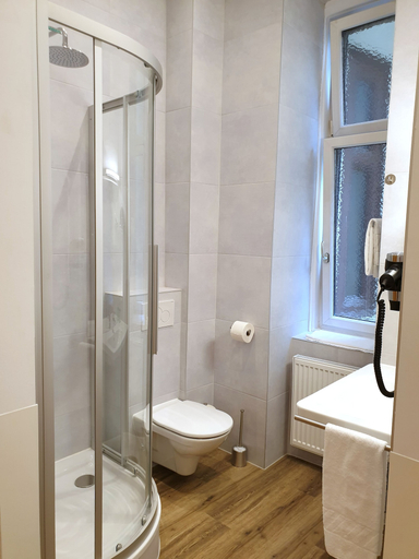 Bathroom 4, Hotel Zipser, Wien