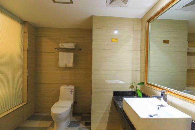 Bathroom 4, Tyrone Le Grand Large Hotel, Wuzhou