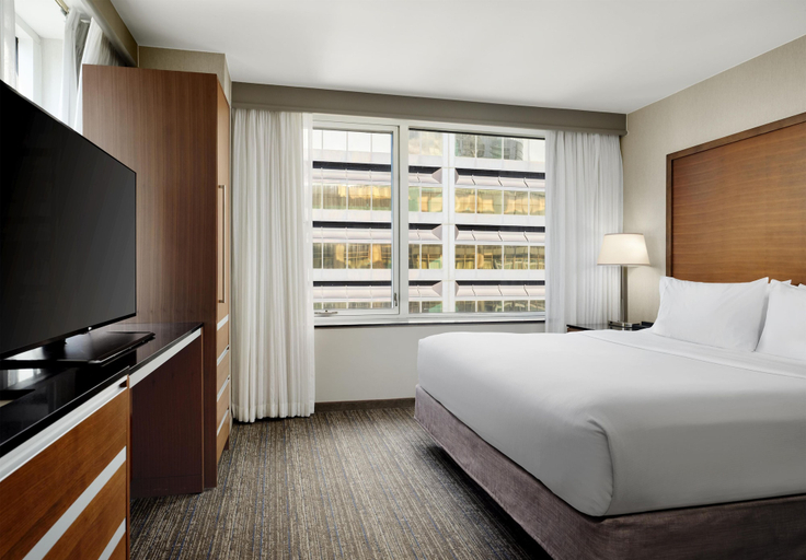 Bedroom 3, Embassy Suites by Hilton Chicago Downtown Magnificent Mile, Cook