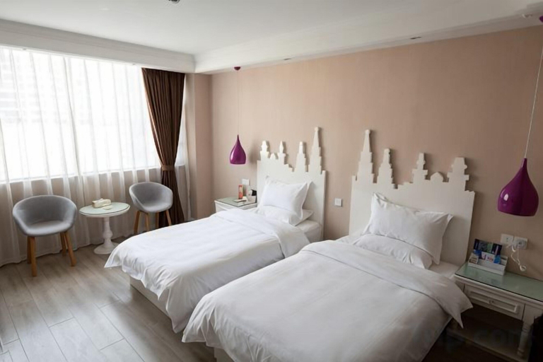 Bedroom 5, Kangjie Hotel, Honghe Hani and Yi