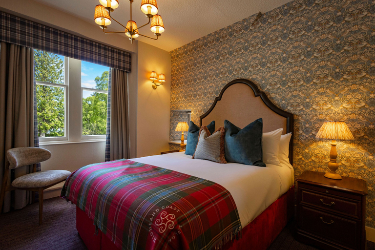 Bedroom 2, Lochardil House Hotel, Highland