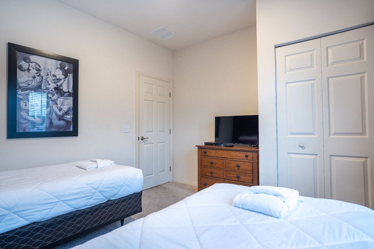 Others 2, 4BR Resort Home 10min From Disney, Osceola