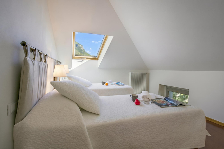 Bedroom 3, Casa Al Prato Apt. F, Lecco