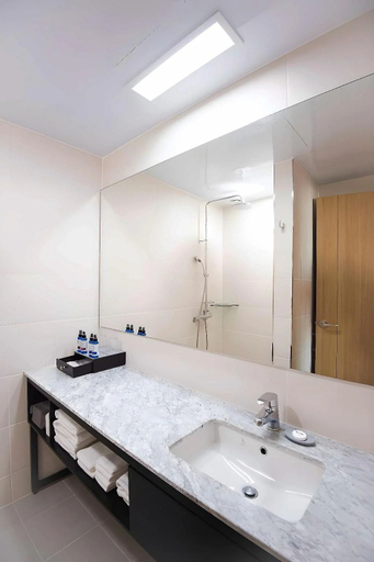 Bathroom 5, PINEART LABEL, Gangneung