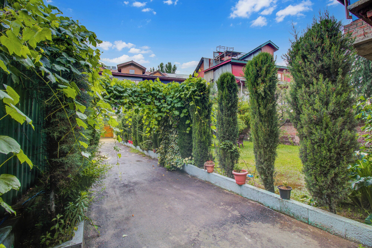Others 5, Collection O Airport Road Solina, Srinagar