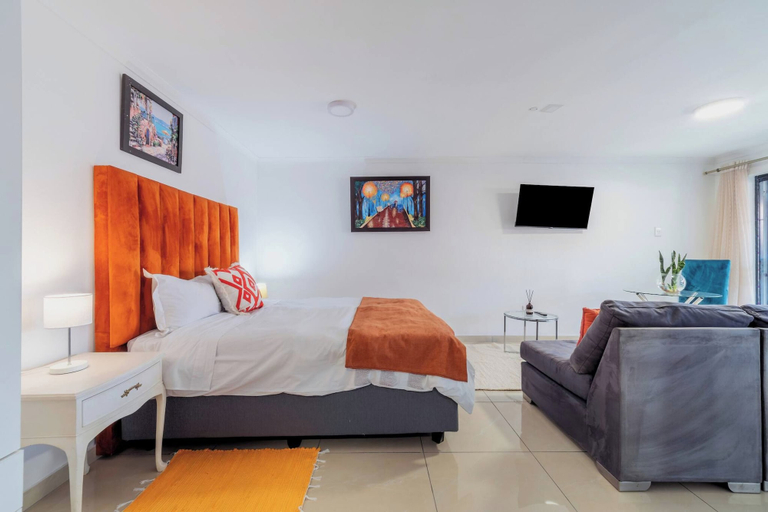 Others 2, M&M FB Solar Powered Home Pet Friendly, Ekurhuleni