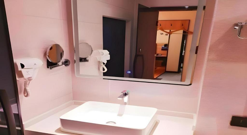 Bathroom 2, GreenTree Inn Lu'an Jin'an District Yuanda Xingfuli, Lu'an