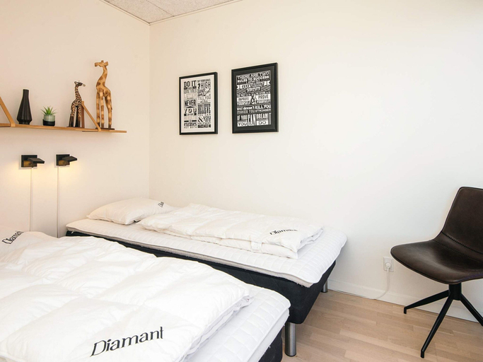 Bedroom 2, 5 Star Holiday Home in Ringkobing, Ringkøbing-Skjern