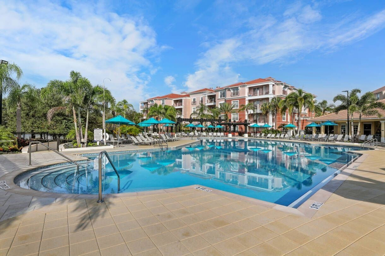 Others 2, Vista Cay 3BR Condo w/ Balcony & Heated Pool, Orange