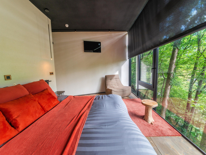 Others 5, The Blooming Refuge - Hydrangea Cabin, Luxembourg
