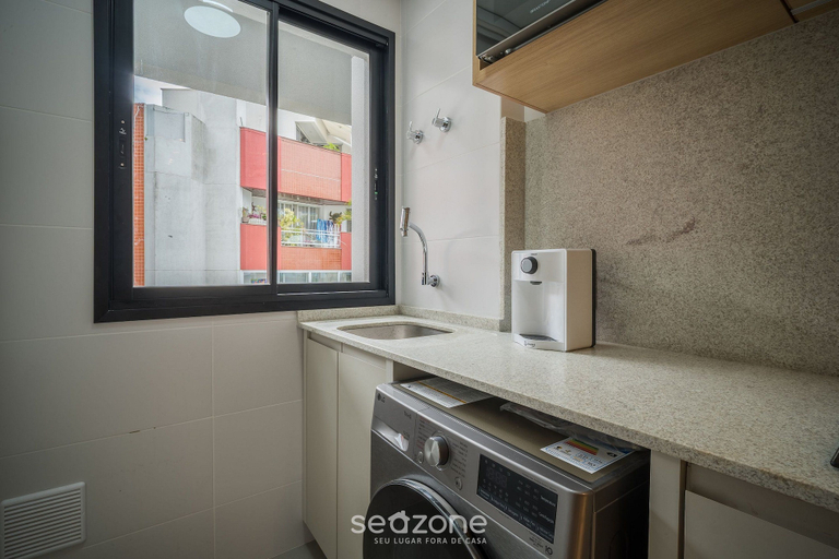 Others 4, Apt w/ BBQ & Balcony 220 m From the Beach Rty0216, Florianopolis