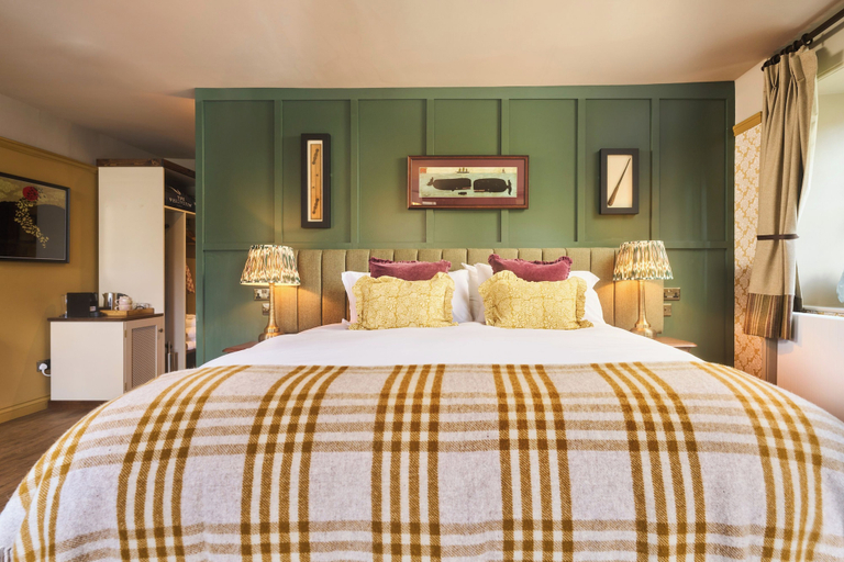 Bedroom 2, Wellington Hotel, Cornwall