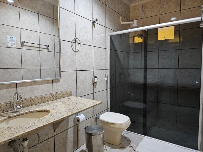 Bathroom 4, Pantanal Hotel, Miranda