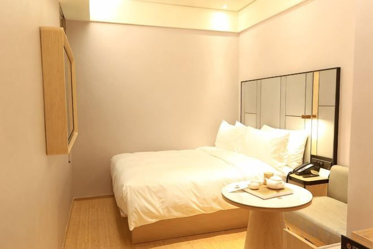 Bedroom 3, JI Hotel (Beijing Asian Games Village Bird's Nest), Beijing