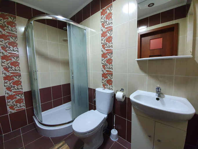 Bathroom 3, Albinos, Łańcut