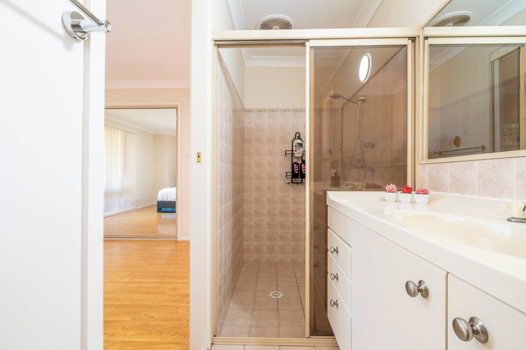 Others 2, The Wattle House - Your Home Away From Home, Liverpool - East