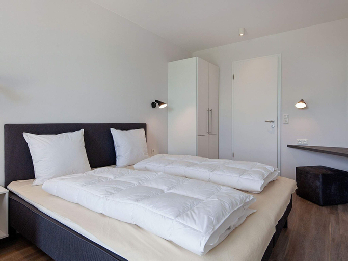 Others 5, 5 Star Holiday Home in Wendtorf, Plön