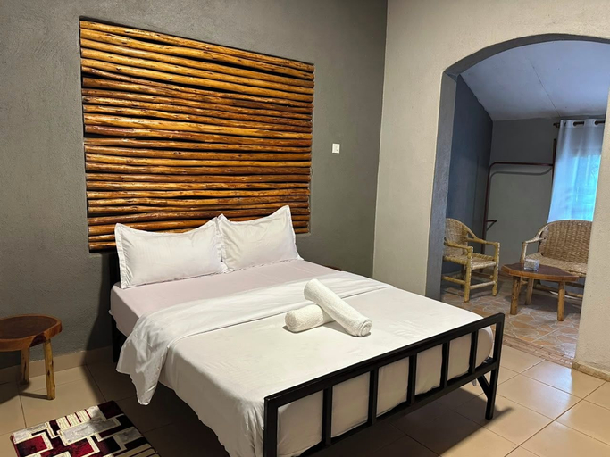 Others 5, Lakeshore safari lodge, Entebbe