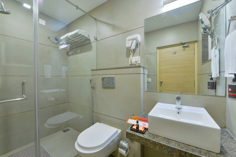 Bathroom 3, Ginger Udaipur Hiran Magri, Udaipur