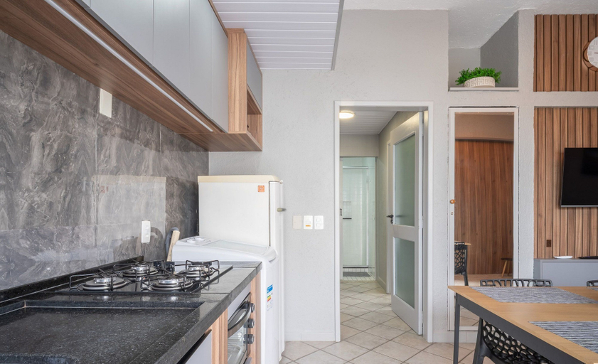 Others 3, Apt in Condo In Front of the Beach Ida0108, Florianopolis