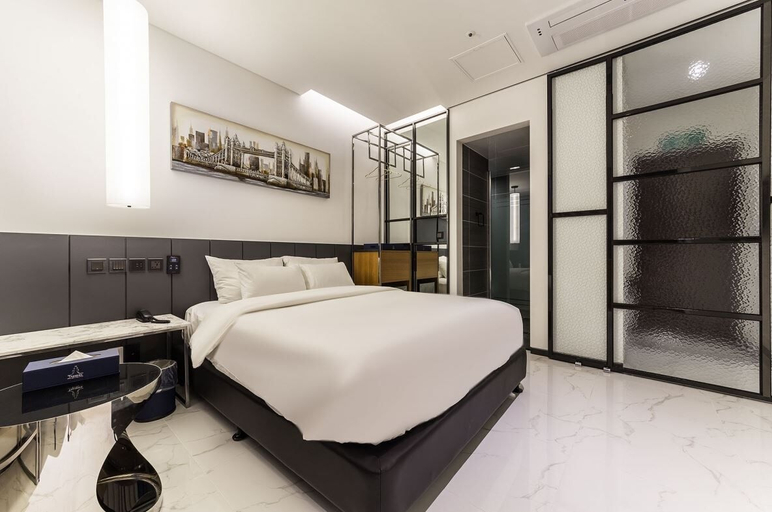 Bedroom 3, Hotel Tresbien, Guri