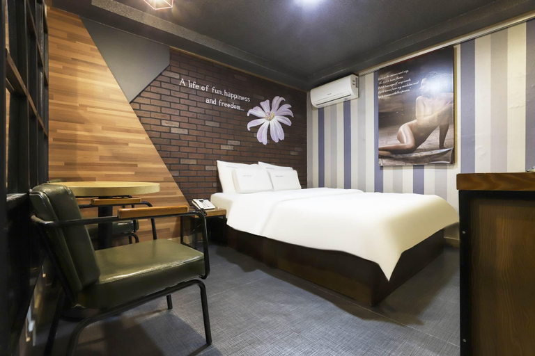 Bedroom 3, Hyatt Motel, Gyeyang