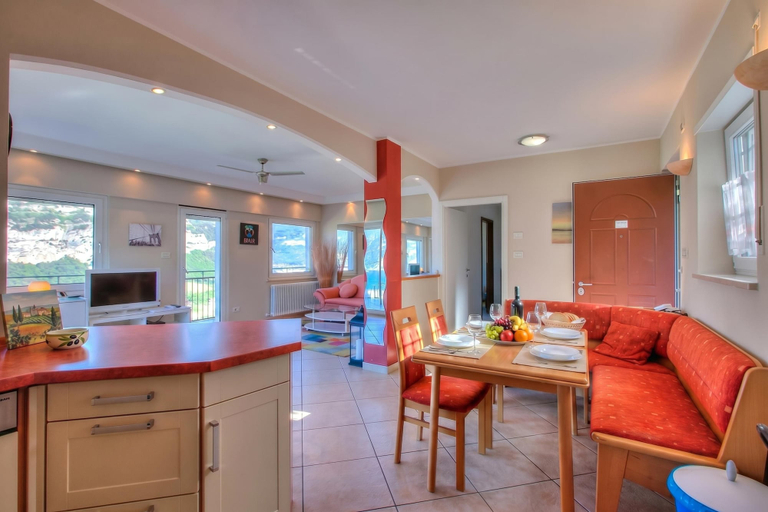 Dining 5, Villa Paradise View With Private Pool, Trento
